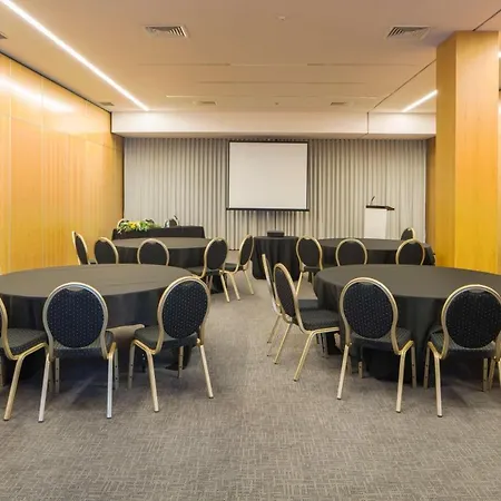 מלון Nh Dona Ines 4*