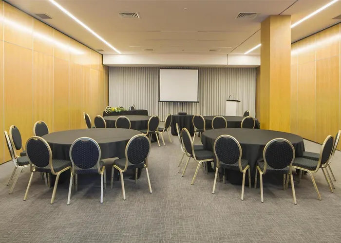 מלון Nh Dona Ines