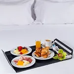Nh Dona Ines Hotell 4*