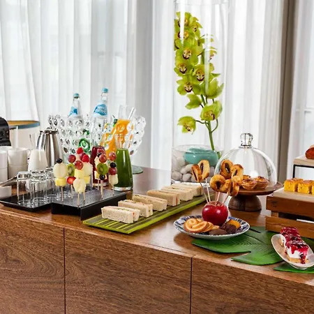 Nh Dona Ines Hotel 4*