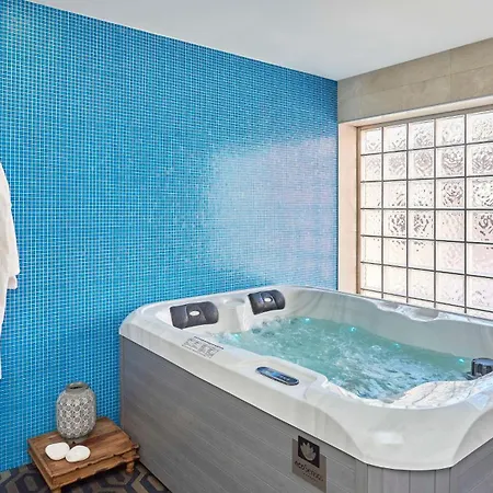 Nh Dona Ines Hotel 4*