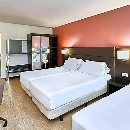 Hotel Nh Dona Ines 4*
