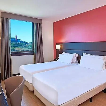 Nh Dona Ines Hotel