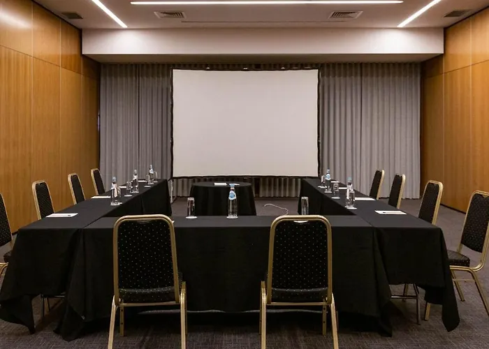 Nh Dona Ines ホテル