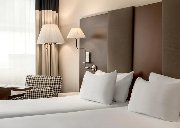 Nh Dona Ines Hotel 4*