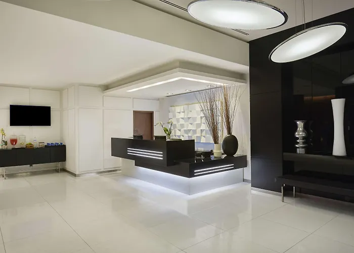 ホテル Nh Dona Ines コインブラ