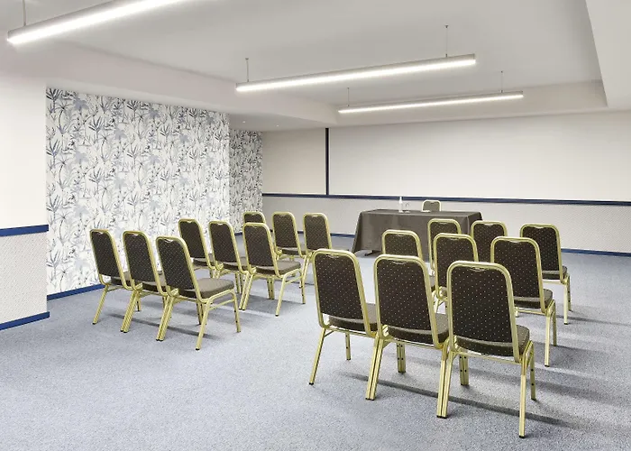 Nh Dona Ines ホテル